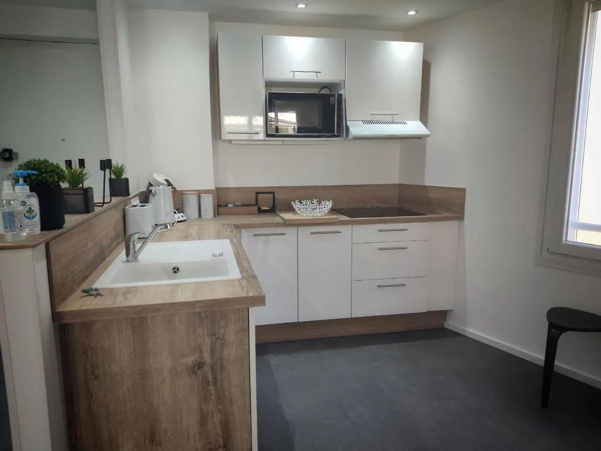 Cannes Holiday Suite A 2 Pas Du Festival Et Plages France